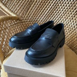 BRAND NEW in box! Steve Madden Leather Lawrence Loafers Size 8